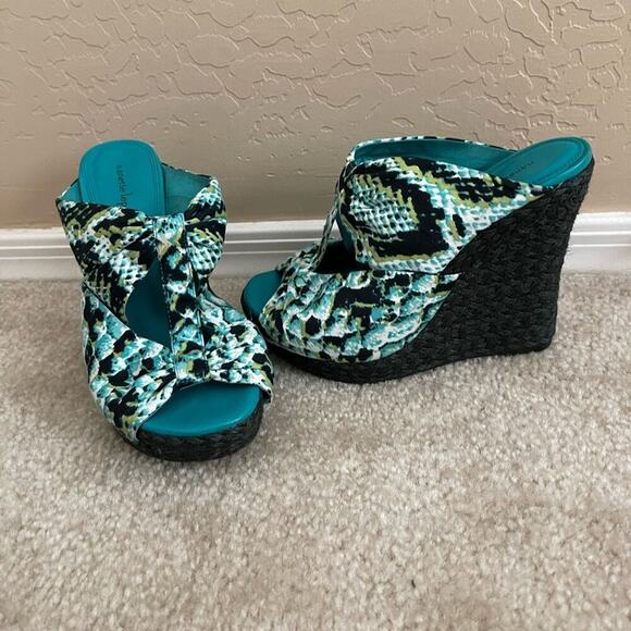 Nanette Lepore Teal Python Snake Cut Out Woven Wedge Sandals 6 - Picture 3 of 8